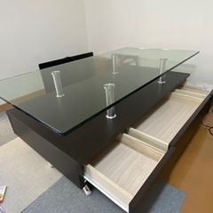 ニトリ製　ガラステーブル