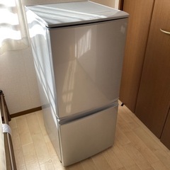 【ネット決済】【美品】冷蔵庫　SHARP  SJ-D14A 取扱...