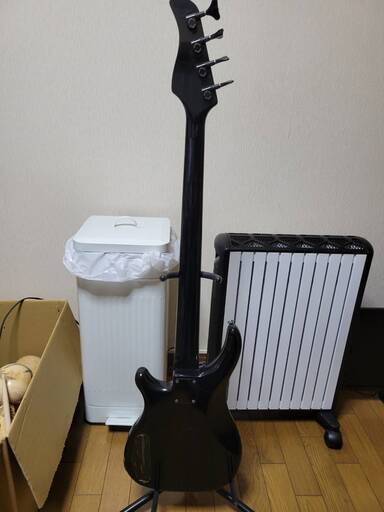 アンプにて音出し確認済！ネックも良好♪FERNANDES REVOLVER