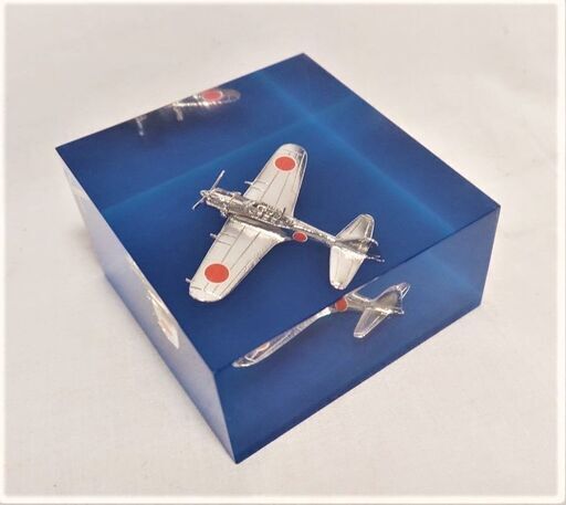 【美品】三菱重工 零式艦上戦闘機 五二型 零戦 ペーパーウェイト 航空機 飛行機