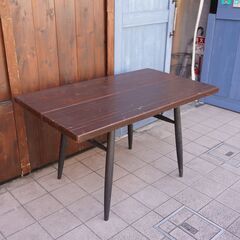 稀少なLaukaan puu(ラウカンプー)社のIlmari Tapiovaara（イルマリ・タピオヴァーラ）デザイン、ピルッカテーブルです。名作北欧家具のダイニングテーブルをインテリアに。CB233