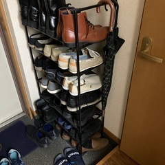 玄関に置けるサイズの靴置き場