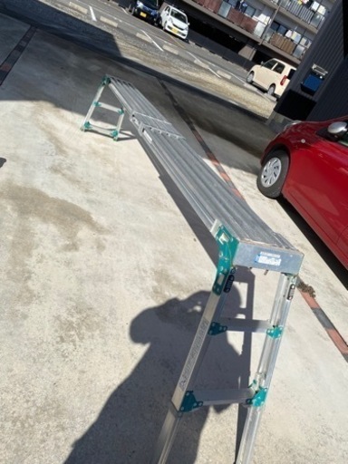 糊付け機、プラスワン、攪拌機、道板、立ち馬、ハシゴ、脚立、その他諸々