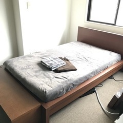 IKEA製　セミダブルベッド