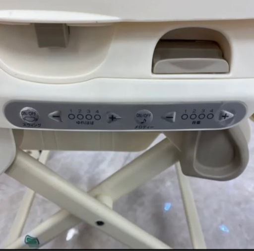ベビー用品 combi ココリラ オートスイング eg 電動ハイローチェア