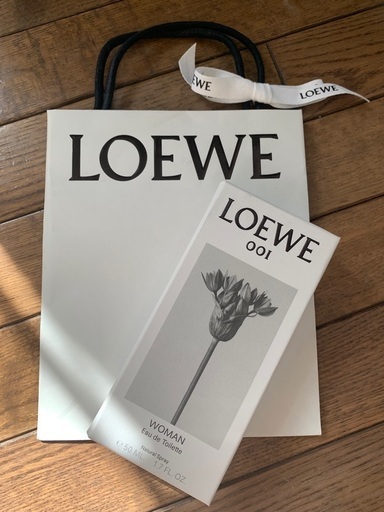 LOEWE woman 香水 001ショップ袋付き