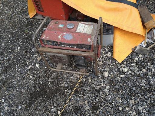 発電機、外装汚いです