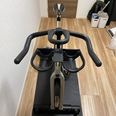 TECHNOGYM Spin Bike エアロバイク