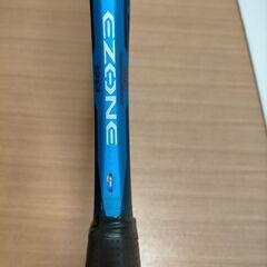 ヨネックステニスラケット売ります(ほぼ新品）