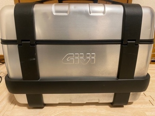 決まりましたGIVI パニアケース TRK33 モノキータイプ