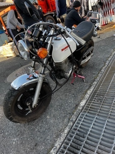 エイプ50 ヨンフォア仕様 ローダウン 新品パーツ多数