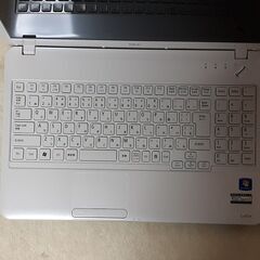 取引中です】NEC LaVie 綺麗なホワイト SSD搭載 15インチ Wi-Fi マルチ 