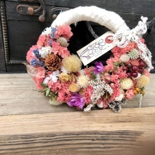 スターチスと花々と木ノ実のリース