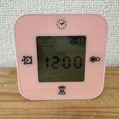 IKEA ピンクの時計