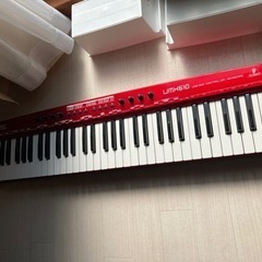 MIDIキーボード　音楽　ピアノ