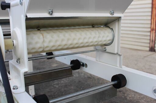 SOLD OUT】スズテック 播種機 G63 手動式 2連 ハンドル 手回し 【清掃