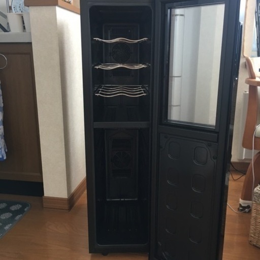 一升瓶も入るワインセラー