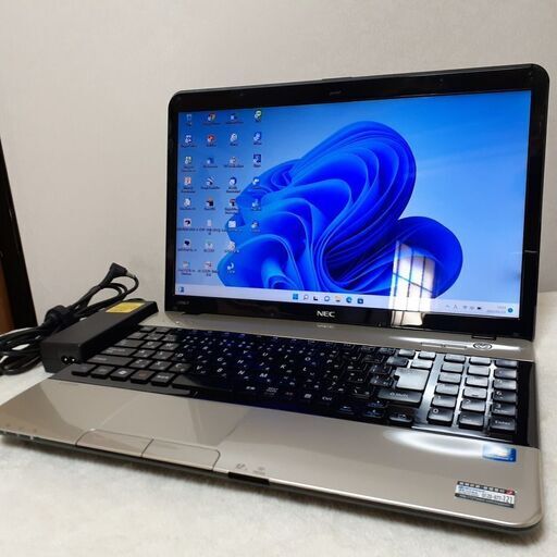 【取引中です】NEC　LaVie　ゴールド　SSD搭載　15インチ　Wi-Fi　マルチ　Windows11　②