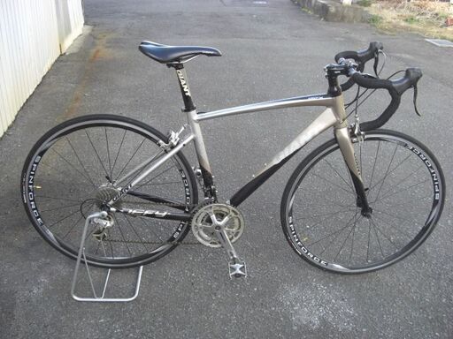 ジャイアント　　DEFY　アルミロード　入門用に　サイズ　520ｍｍ（165ＣＭ～