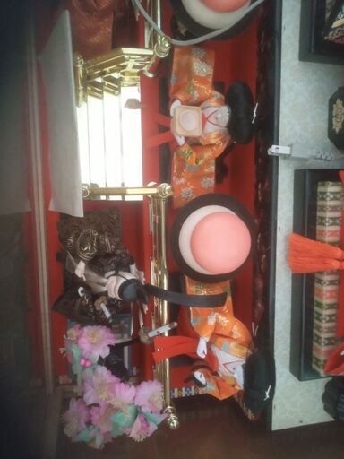 ひな祭りのセットです（すてきなひな祭りの曲オルゴール内蔵付き）別館においてます