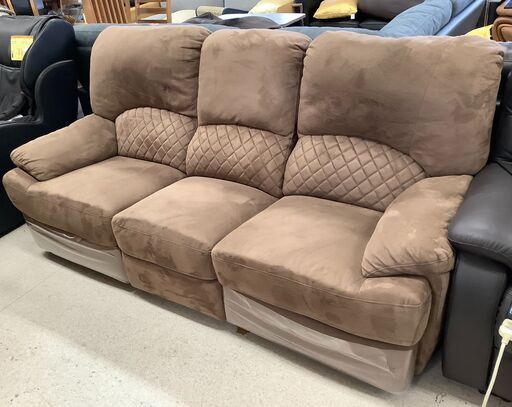 値下げしました】LURKEY/ラルーキー LURKEY SOFA ラルーキーソファ 3人掛け電動リクライニングソファ 布 ブラウン  ドリンクホルダー付き【ユーズドユーズ名古屋天白店】 J1604 | stonesports.gg