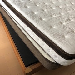 ニトリ　セミダブルベッド　【お取引き中】