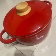 赤色のお鍋