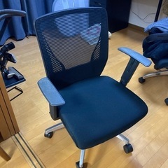 テレワーク　椅子　オカムラ　village 黒