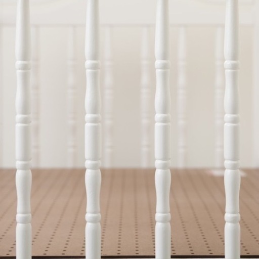 柵が可愛い カトージ ソフィア ベビーベッド 白 プーさんの布団付け