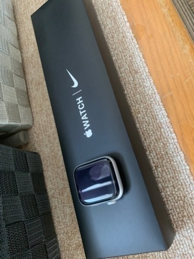 Apple Watch SE 44mm Nike GPSモデル　シルバー
