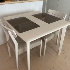 最終値下げ！！美品☆使用期限1年未満 ニトリ ダイニングテーブル  