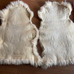 ナイトガウン男女用、羊皮マット２枚、枕３個セット