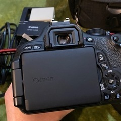 キヤノン　カメラ　CANON 600D