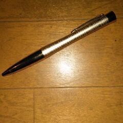 パーカーのアーバンのボールペンです。