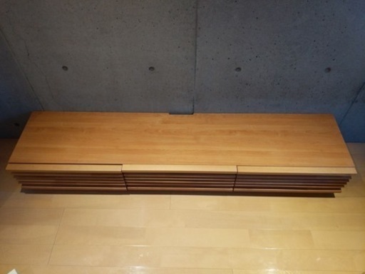 テレビ台です
