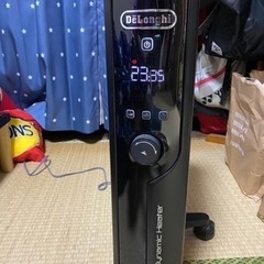 美品 元値65,868円　オイルヒーター　デロンギ　リモコン付き