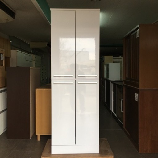 キッチンストッカー　ホワイト　収納　ラック　扉付き　収納庫　食品ストッカー