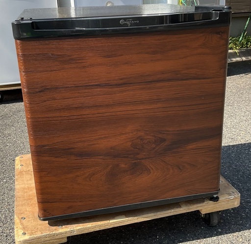 【RKGRE-832】特価！TOHOTAIYO/1ドア冷凍庫/32L/TH-32LF1-WD/中古品/2019年製/当社より近隣無料配達！