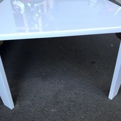 白いテーブル　お一人用サイズ