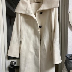 INED 白いコート