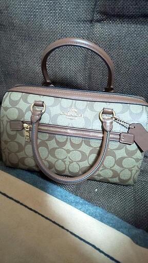 COACH新品未使用ショルダーバッグ値下しました！！