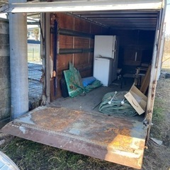 空のコンテナ電気ボタンパワーゲート付き。