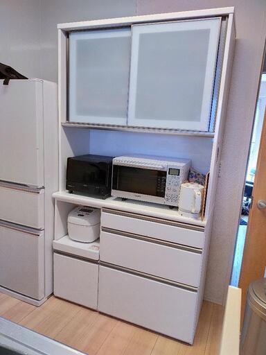 食器棚ホワイト定価9万円