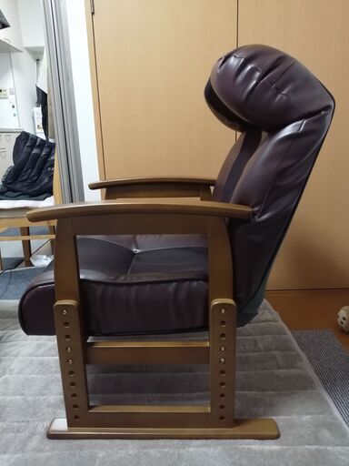 座椅子（組立式：コンパクト収納） リクライニングなど高機能