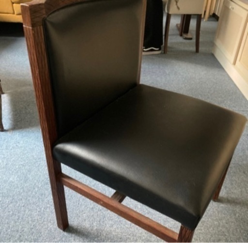 黒い椅子8脚セット