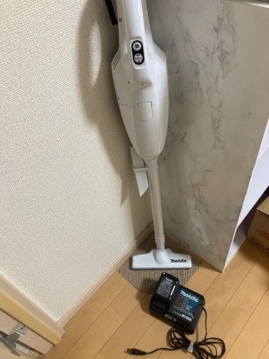 マキタ　掃除機　ライト付