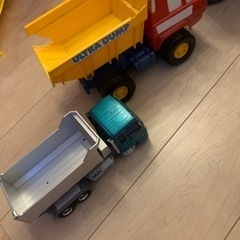 おもちゃ　大きめ　ダンプカー　トラック