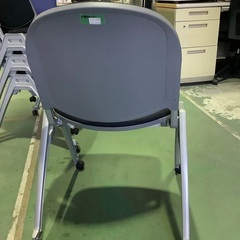 イナバ スタッキングチェア 4脚セット 管H220226CK (ベストバイ 静岡県袋井市)