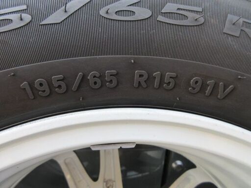 30プリウス ZVW30 前期 15インチホイールタイヤ付き！