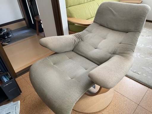 引き渡し者決定]カリモク リクライニングチェア